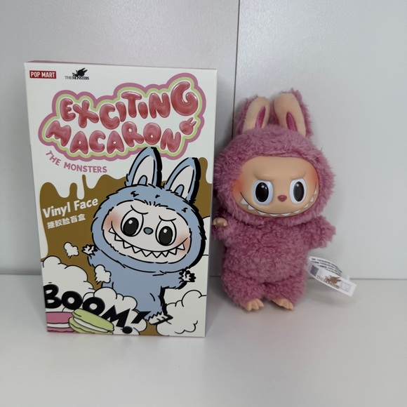Pop Mart Exiting Macaron Labubu Lychee Berry Vinyl Face Plush Sealed Box - Picture 1 of 6